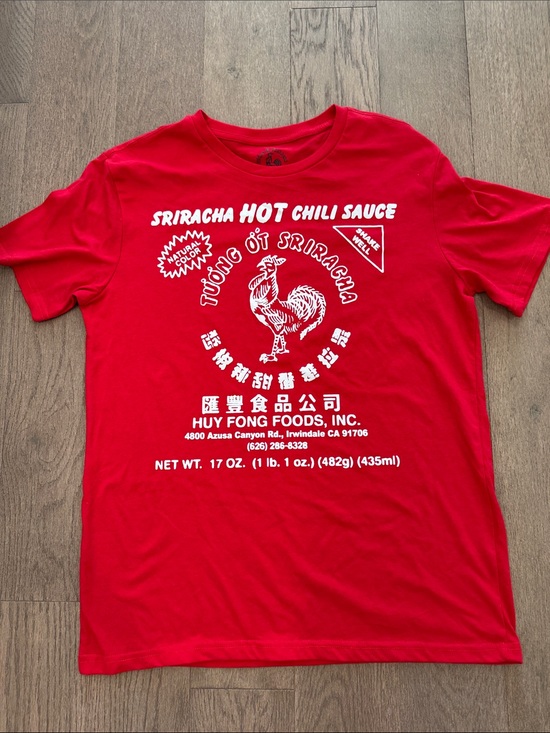 Other - Sriracha Hot Chili Sauce Men’s Red T-Shirt Large Short Sleeve‎ Novelty Funny NWT